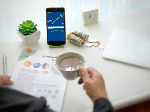 L'actualité économique décryptée : finance et innovations accessibles