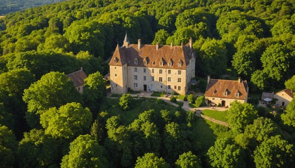 Hébergement insolite en périgord : vivez l'aventure naturelle