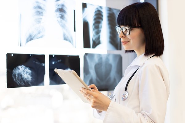 Recours face à un diagnostic erroné : guide et solutions pratiques